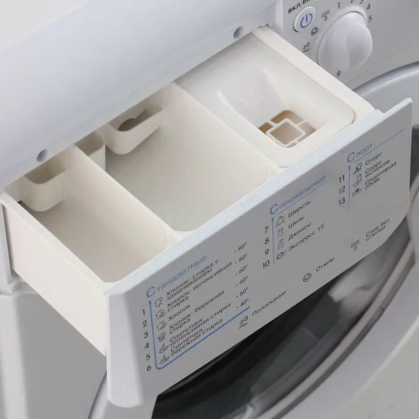 Фото №2 Стиральная машина INDESIT IWSC 6105