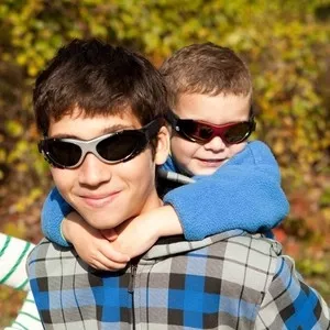 Фото №2 Cолнцезащитные очки Real Kids детские Hade от 7-12 лет (712XTRBLKPNK)